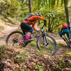 Osprey Syncro Daypack - 20 Liter - Zwart 23 Osprey Syncro Daypack - 20 Liter - Zwart -Uitrusting Voor Buiten Verkoop 2024 osprey syncrosylva 1 1